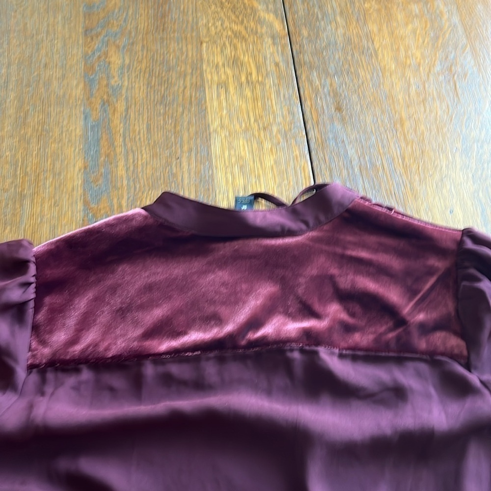 NWT Worthington Blouse Red Velvet Long Bell Sleeves Elastic Waist Size Medium - Picture 16 of 16
